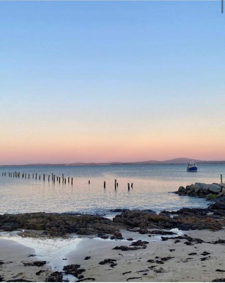 Bridport Bay Inn Luaran gambar